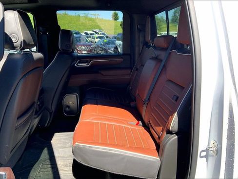 Used 2024 GMC Sierra 2500 Denali Ultimate w/ Max Trailering Package AWD/4WD image 11