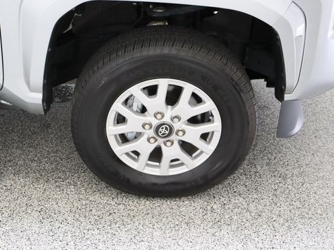 Used 2025 Toyota Tacoma SR image 5
