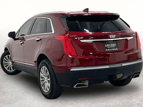 Used 2018 Cadillac XT5 Luxury w/ Driver Awareness Package FWD image 11