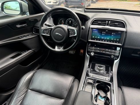 Used 2019 Jaguar XE S RWD image 15
