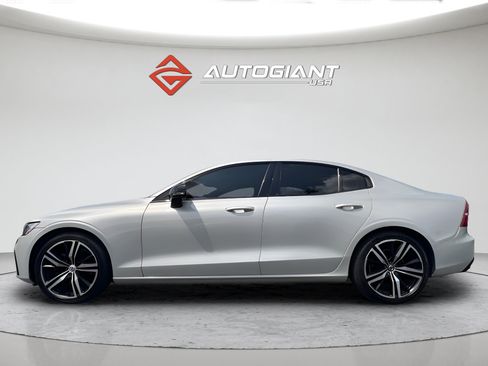 Used 2020 Volvo S60 T5 R-Design FWD image 3