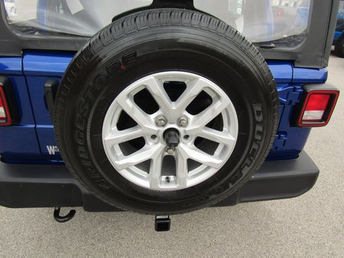 Used 2020 Jeep Wrangler Unlimited Sport image 11