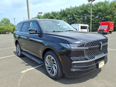 New 2027 Lincoln Navigator Premiere AWD/4WD image 1