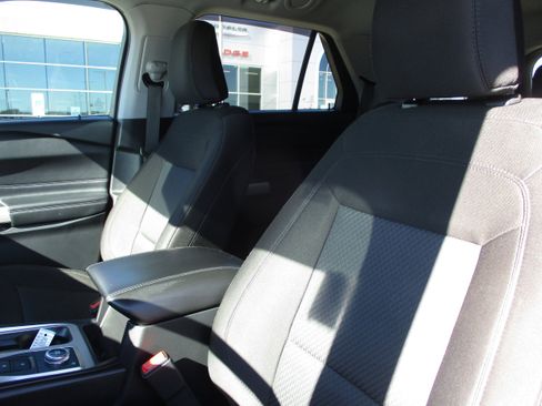 Used 2023 Ford Explorer XLT image 37