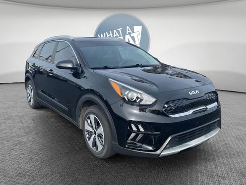 Used 2022 Kia Niro LX image 1
