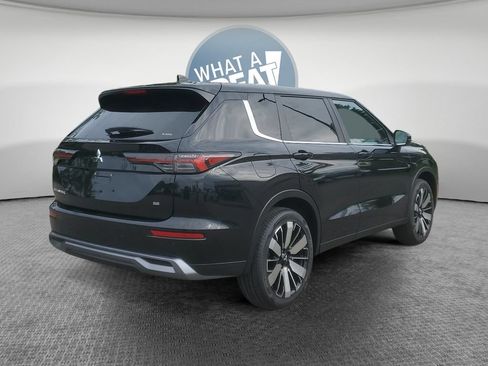 New 2026 Mitsubishi Outlander SE AWD/4WD image 3