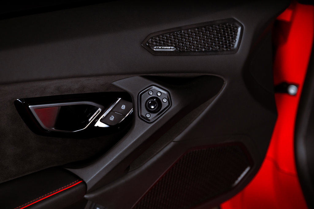 Used 2021 Lamborghini Huracan EVO RWD image 35