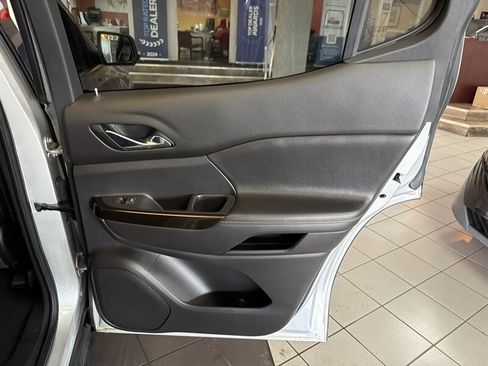 Used 2020 GMC Acadia SLT AWD/4WD image 24
