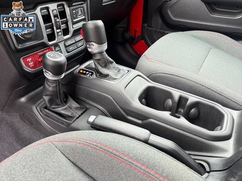 Certified 2025 Jeep Wrangler Unlimited Rubicon AWD/4WD image 23