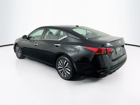 Used 2025 Nissan Altima 2.5 SV FWD image 5