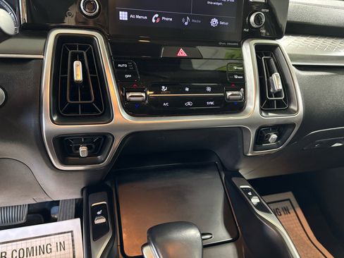 Used 2021 Kia Sorento S image 25