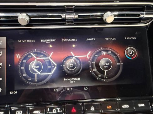 Used 2024 Aston Martin DB12 Convertible RWD image 77