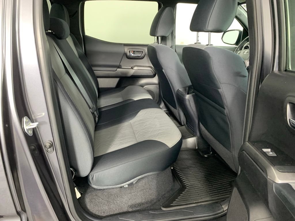 Certified 2021 Toyota Tacoma TRD Off-Road AWD/4WD image 23