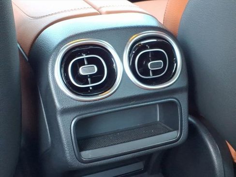 Used 2025 Mercedes-Benz C 300 4MATIC Sedan image 6