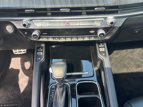Used 2024 Kia Telluride SX AWD/4WD image 17