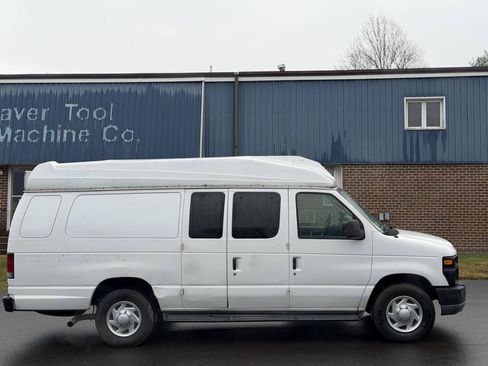 Used 2010 Ford E-350 and Econoline 350 XLT RWD image 6