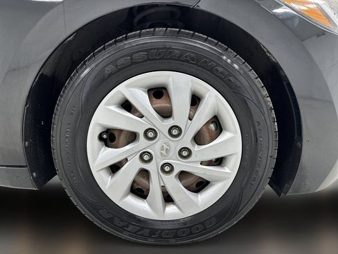 Used 2017 Hyundai Elantra SE FWD image 10