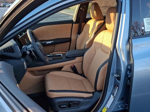 Used 2024 Lexus RZ 450e Premium image 8