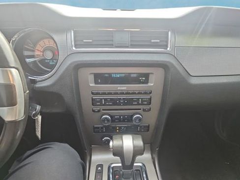 Used 2010 Ford Mustang GT image 10