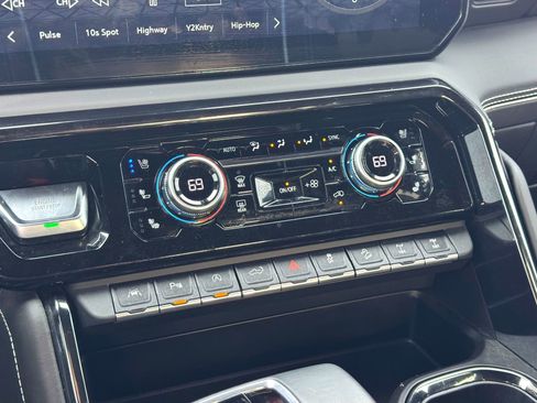 Used 2024 GMC Sierra 1500 AT4X image 34