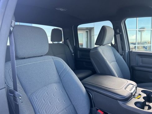 Used 2022 RAM 2500 Tradesman w/ Chrome Appearance Group image 11