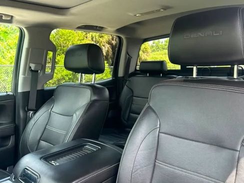 Used 2018 GMC Sierra 1500 Denali w/ Denali Ultimate Package AWD/4WD image 11
