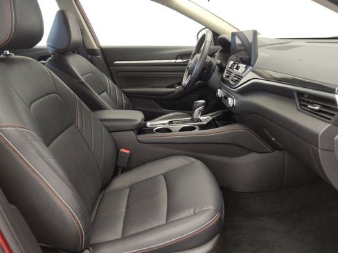 Used 2023 Nissan Altima 2.5 SR w/ SR Premium Package AWD/4WD image 21
