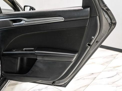 Used 2020 Ford Fusion SE FWD image 41