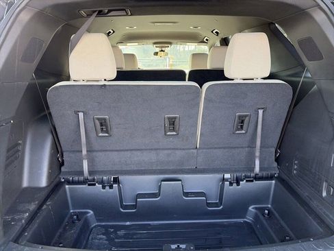 Used 2023 Chevrolet Traverse LS image 10