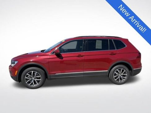 Used 2020 Volkswagen Tiguan SE w/ Panoramic Sunroof Package AWD/4WD image 4