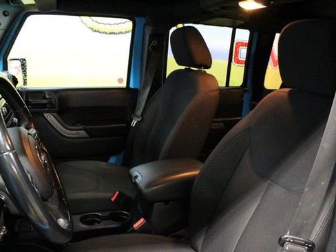 Used 2018 Jeep Wrangler Unlimited Sport image 17