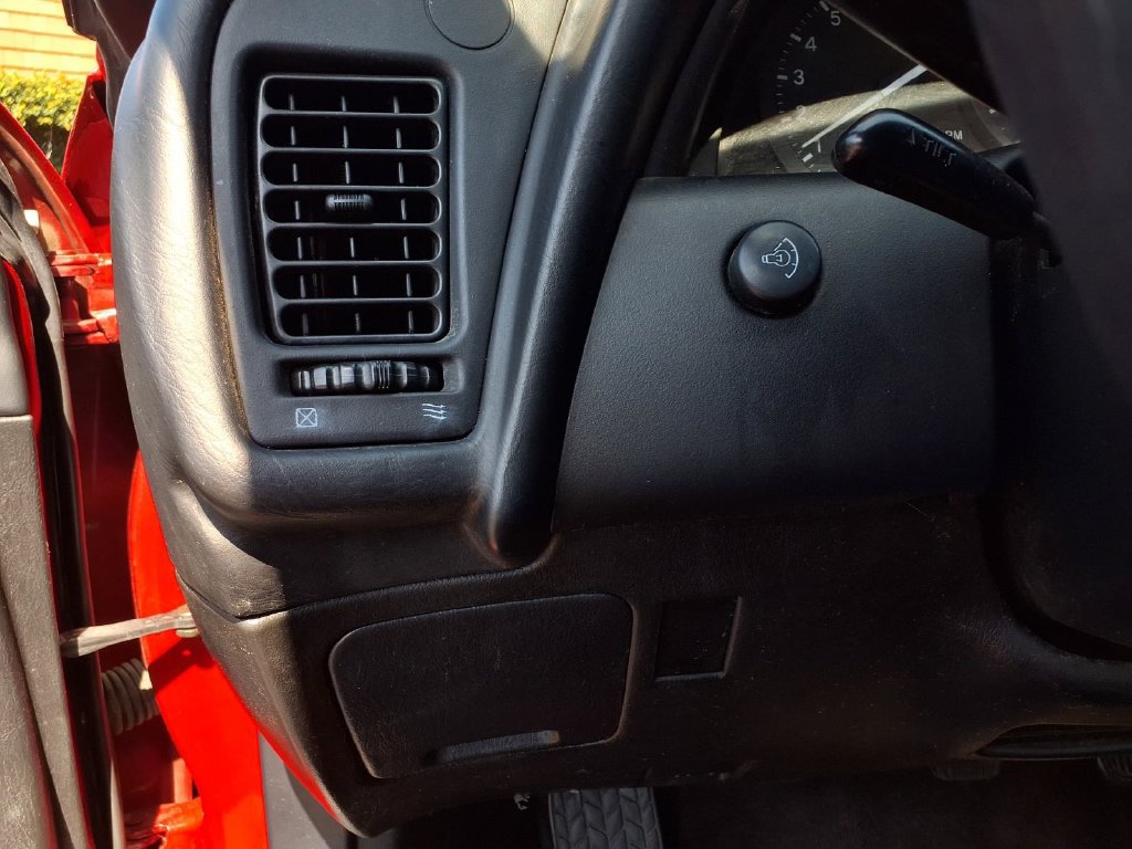 Used 1997 Toyota Celica ST FWD image 21