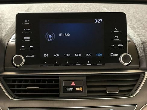 Used 2018 Honda Accord LX image 17