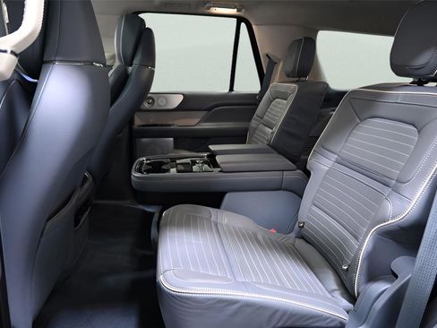 Used 2019 Lincoln Navigator Black Label w/ Cargo Package image 17