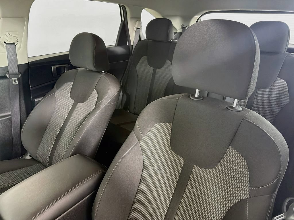 Certified 2023 Kia Sorento LX FWD image 19