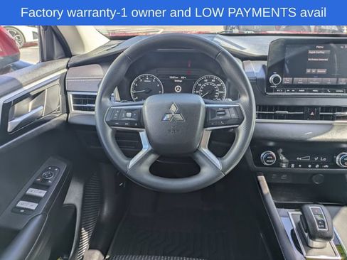 Used 2024 Mitsubishi Outlander ES FWD image 16
