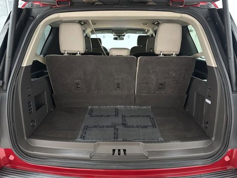 Used 2020 Ford Expedition XLT w/ Equipment Group 202A image 38