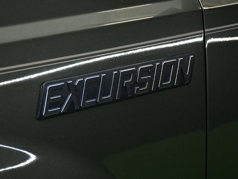 Used 2000 Ford Excursion Limited AWD/4WD image 4