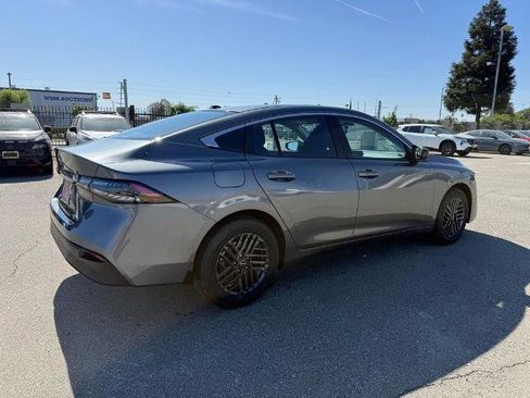 New 2026 Nissan Sentra SV w/ SV Convenience Package FWD image 6
