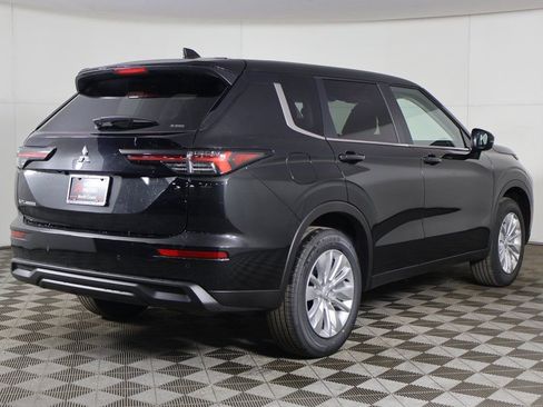 New 2026 Mitsubishi Outlander ES AWD/4WD image 11