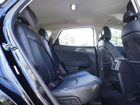 Used 2025 Kia Sportage EX image 37