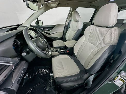 Used 2023 Subaru Forester Premium AWD/4WD image 28