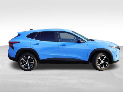 Certified 2024 Chevrolet Trax RS w/ Driver Confidence Package FWD image 3