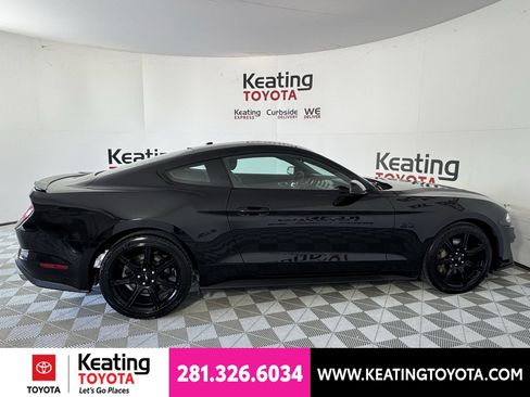 Used 2020 Ford Mustang GT Premium w/ Black Accent Package RWD image 4