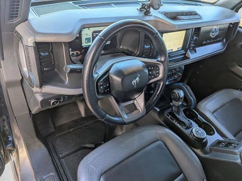 Used 2022 Ford Bronco Black Diamond image 10