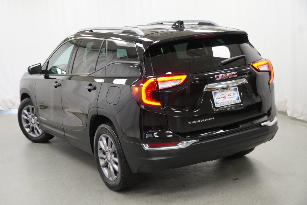 Used 2023 GMC Terrain SLT w/ LPO, Floor Liner Package FWD image 15