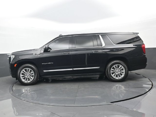 Used 2023 GMC Yukon XL SLT w/ SLT Premium Package RWD image 22