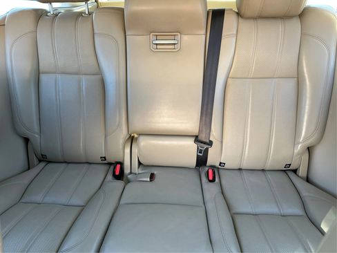 Used 2016 Land Rover Range Rover HSE image 10