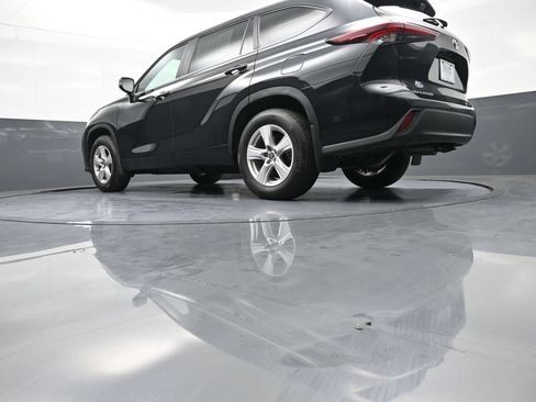 Certified 2025 Toyota Highlander LE AWD/4WD image 33