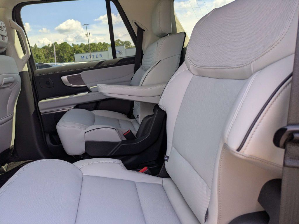 New 2026 Ford Expedition Platinum w/ Platinum Ultimate Package AWD/4WD image 40